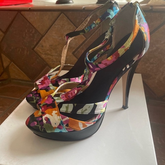 Steve Madden Haylow Floral Sandal Heels - Picture 3 of 6